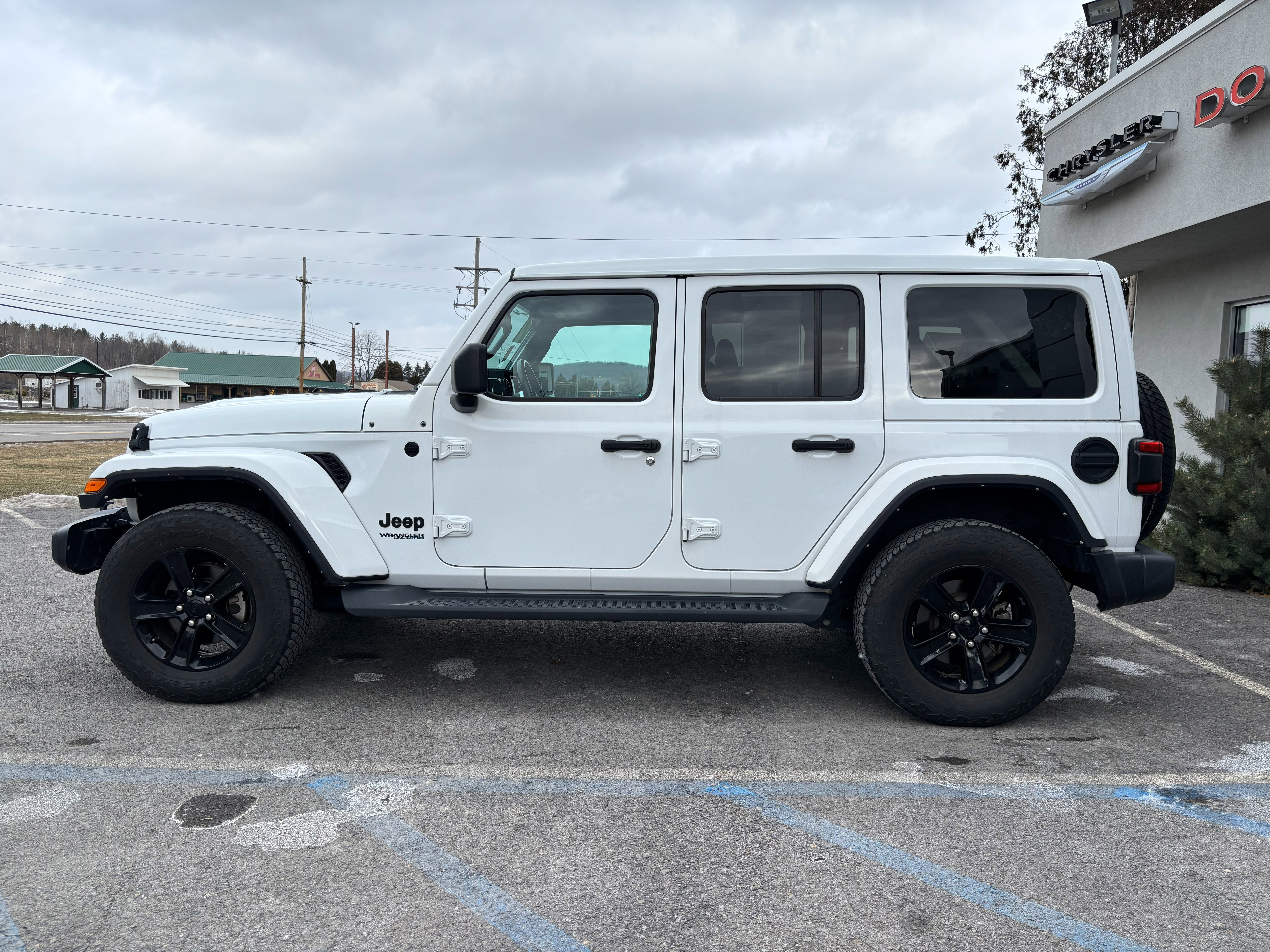 Used 2022 Jeep Wrangler Unlimited Sahara image 7