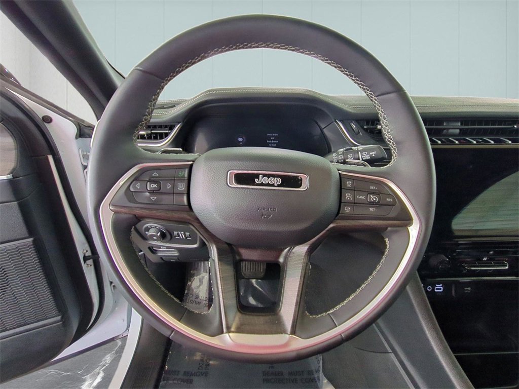 Used 2024 Jeep Grand Cherokee L Limited image 16