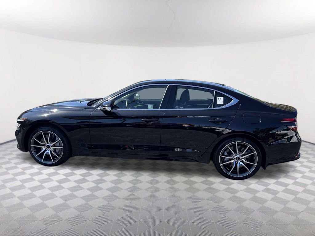 Used 2025 Genesis G70 2.5T image 8