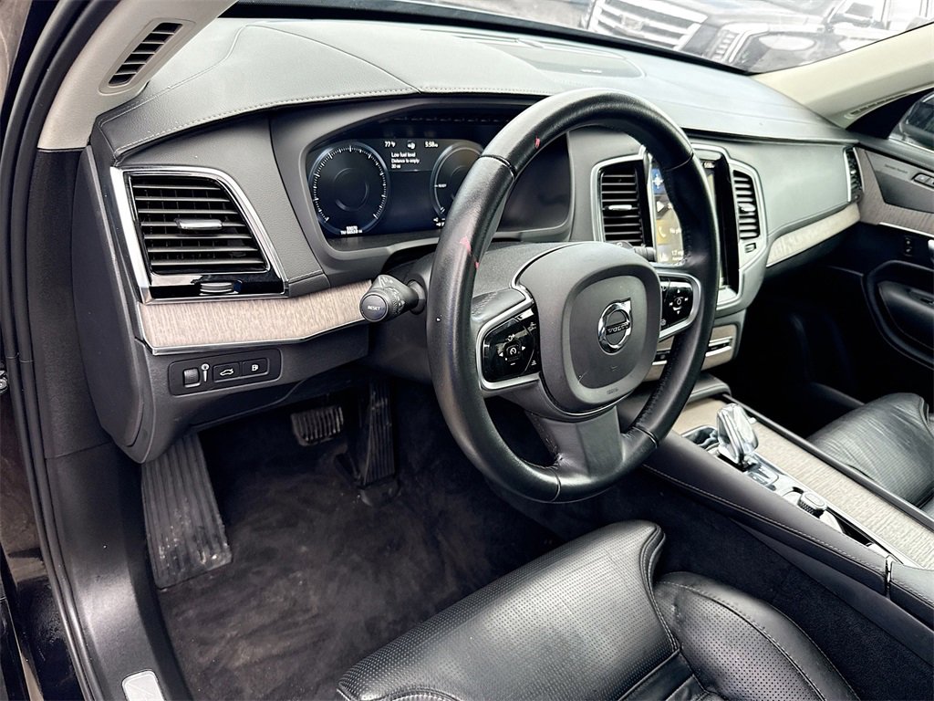 Used 2022 Volvo XC90 T8 Inscription image 10