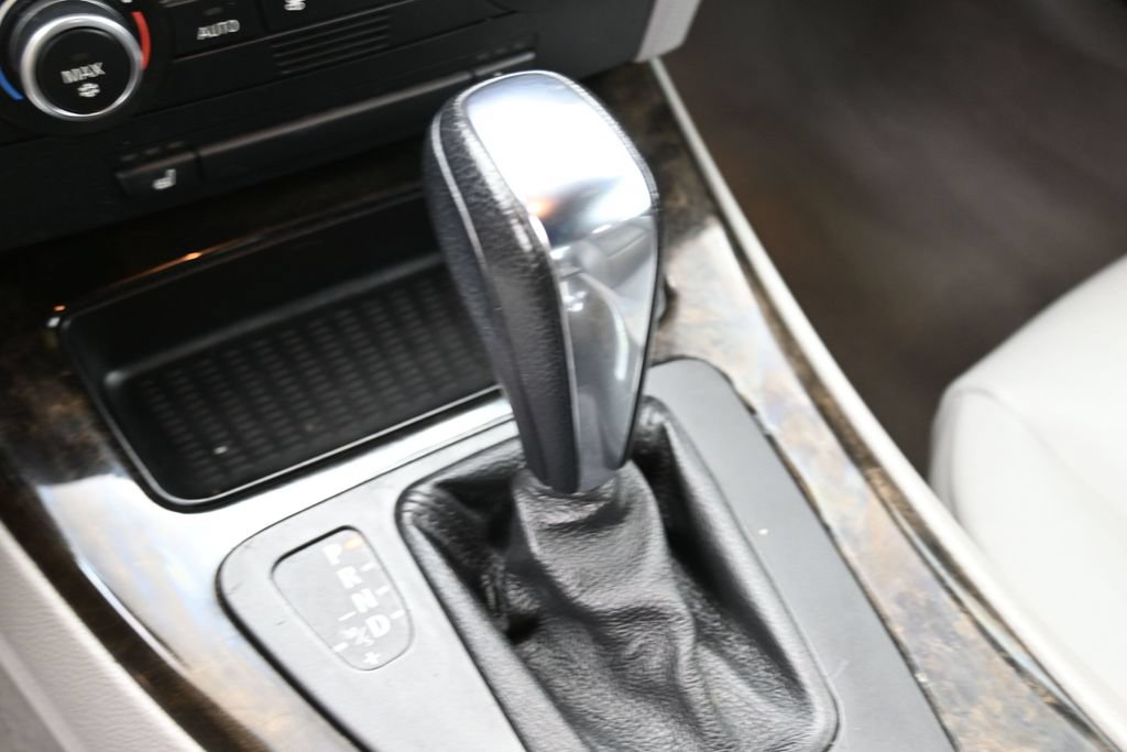 Used 2009 BMW 335i Convertible RWD image 11