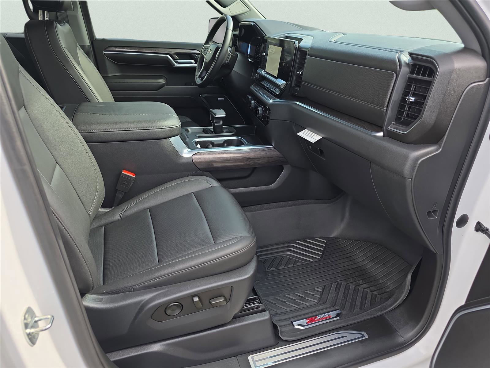 Used 2023 Chevrolet Silverado 1500 LTZ image 35