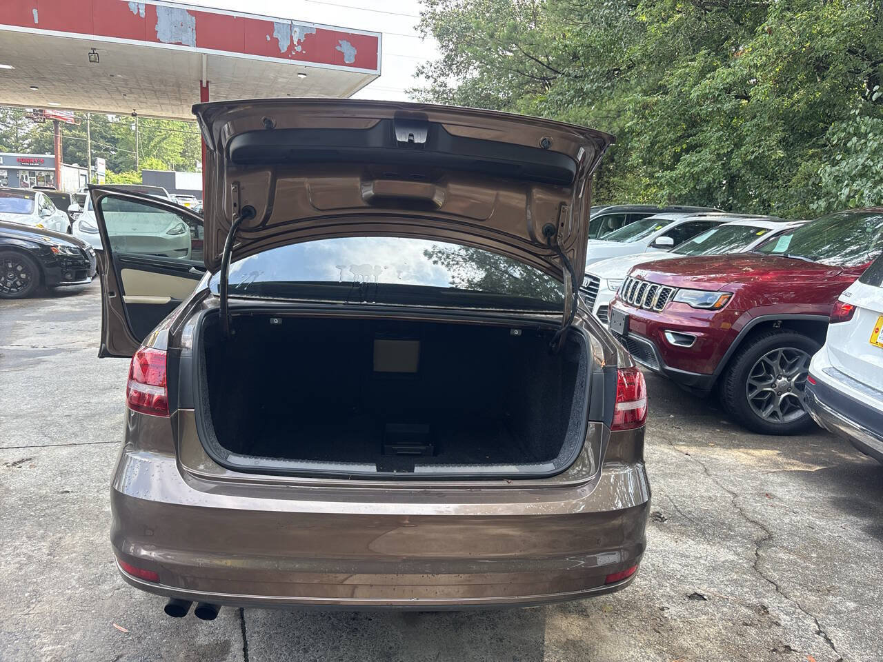 Used 2016 Volkswagen Jetta SEL FWD image 14