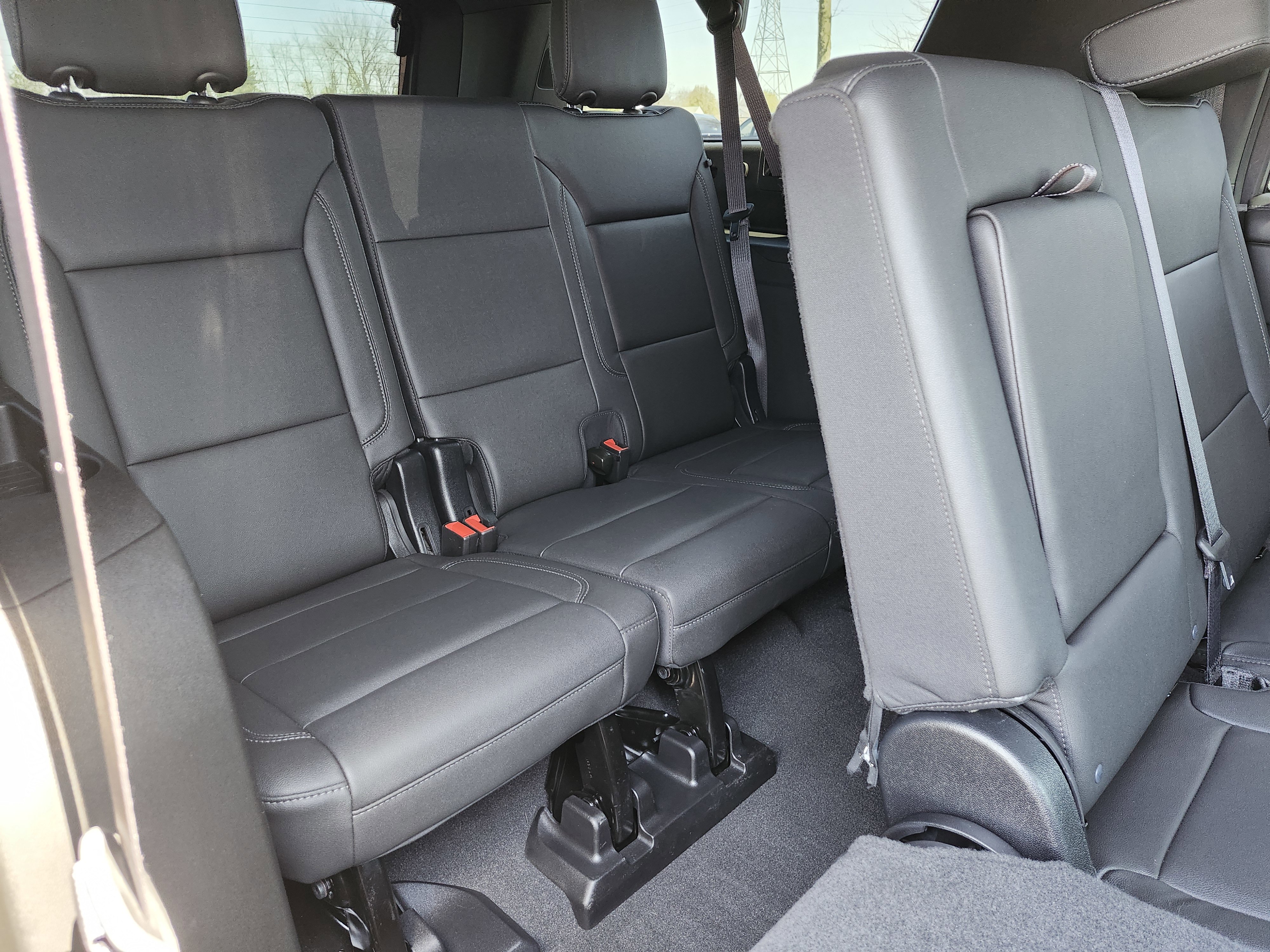 Used 2023 Chevrolet Suburban Z71 w/ Luxury Package image 23