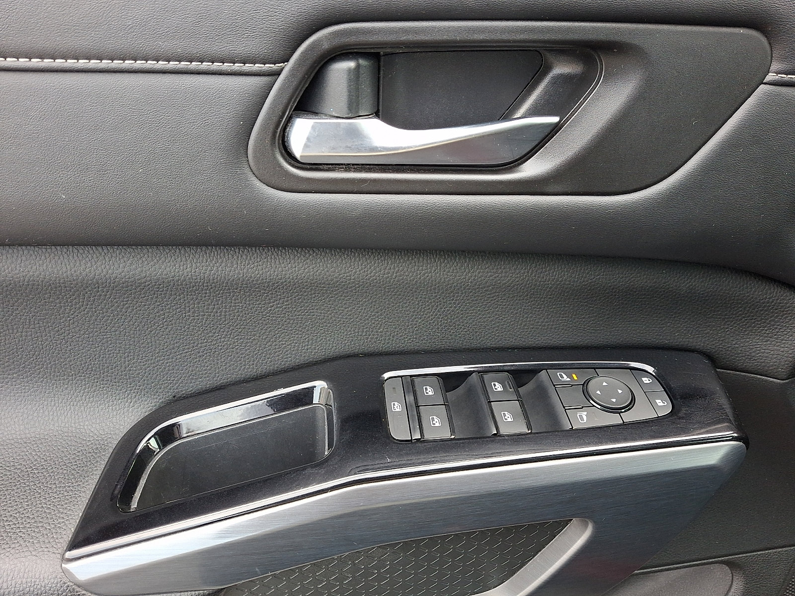 Used 2022 Nissan Pathfinder SL w/ SL Premium Package image 14