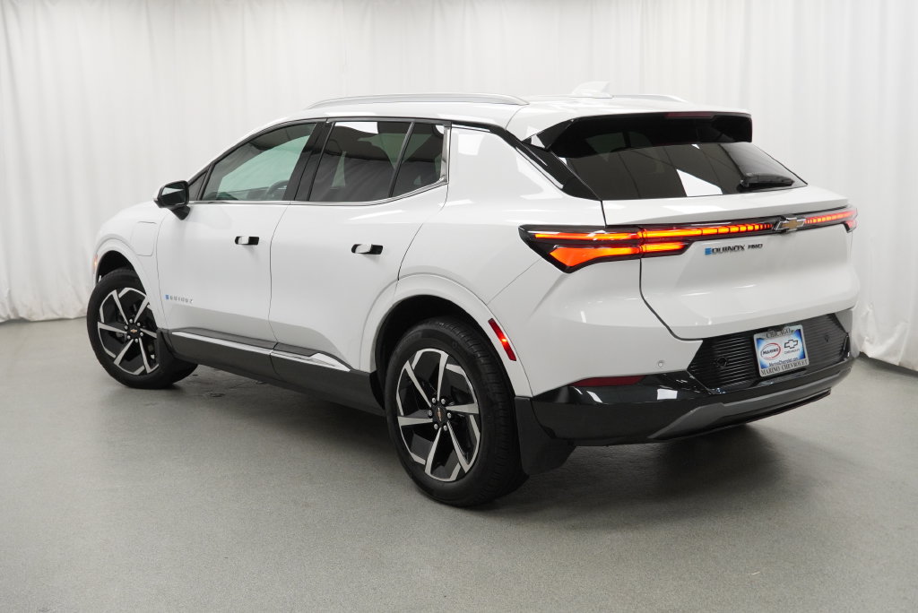 Certified 2024 Chevrolet Equinox EV LT AWD/4WD image 9