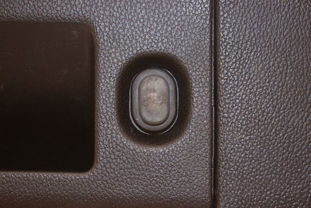 Used 2018 Cadillac Escalade Luxury image 17