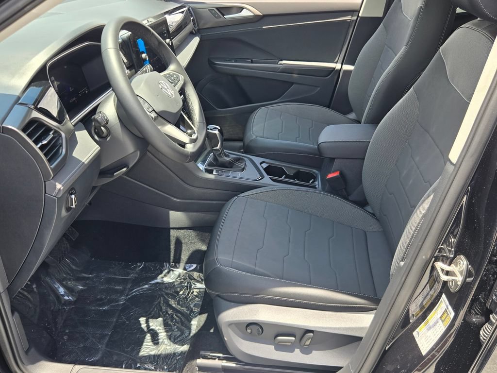 New 2026 Volkswagen Taos SE FWD image 5