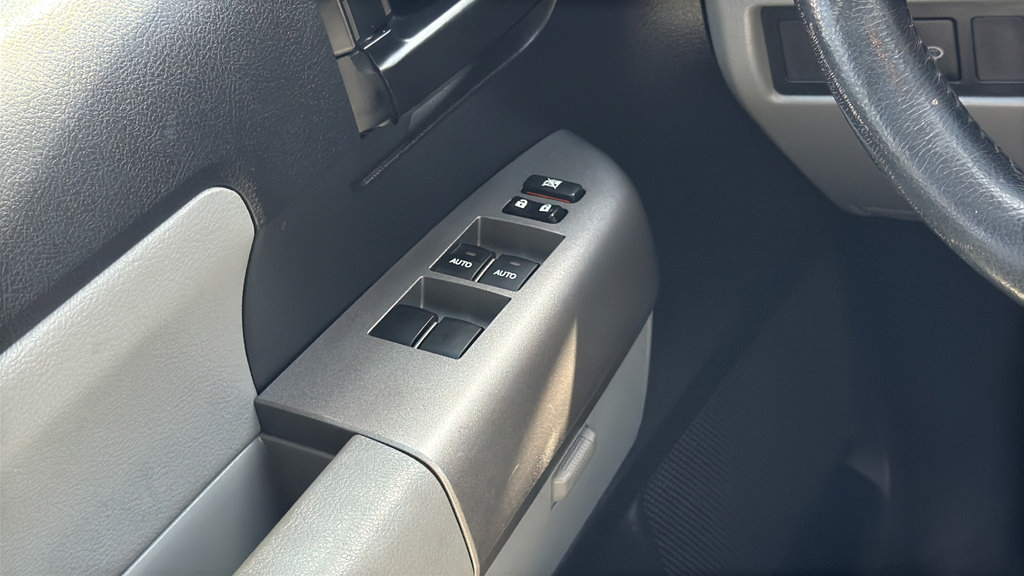 Used 2015 Toyota Sequoia SR5 RWD image 19
