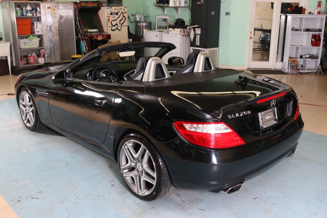 Used 2014 Mercedes-Benz SLK 250 w/ Premium Package image 27