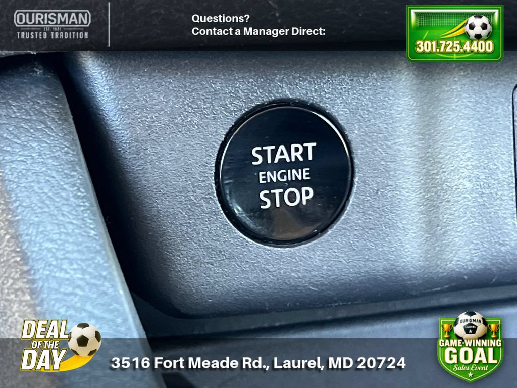 Used 2024 Nissan Rogue SV FWD image 25