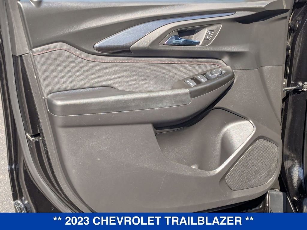 Used 2023 Chevrolet TrailBlazer RS image 12