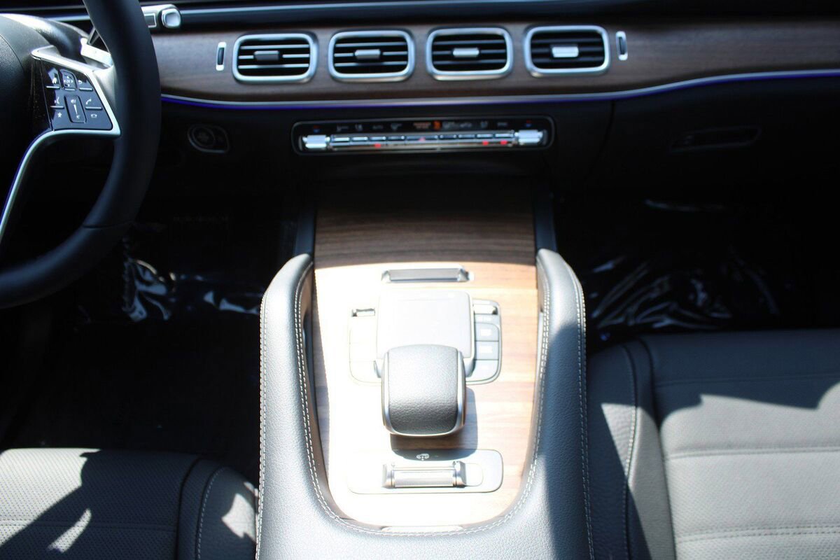 New 2025 Mercedes-Benz GLS 450 4MATIC image 16