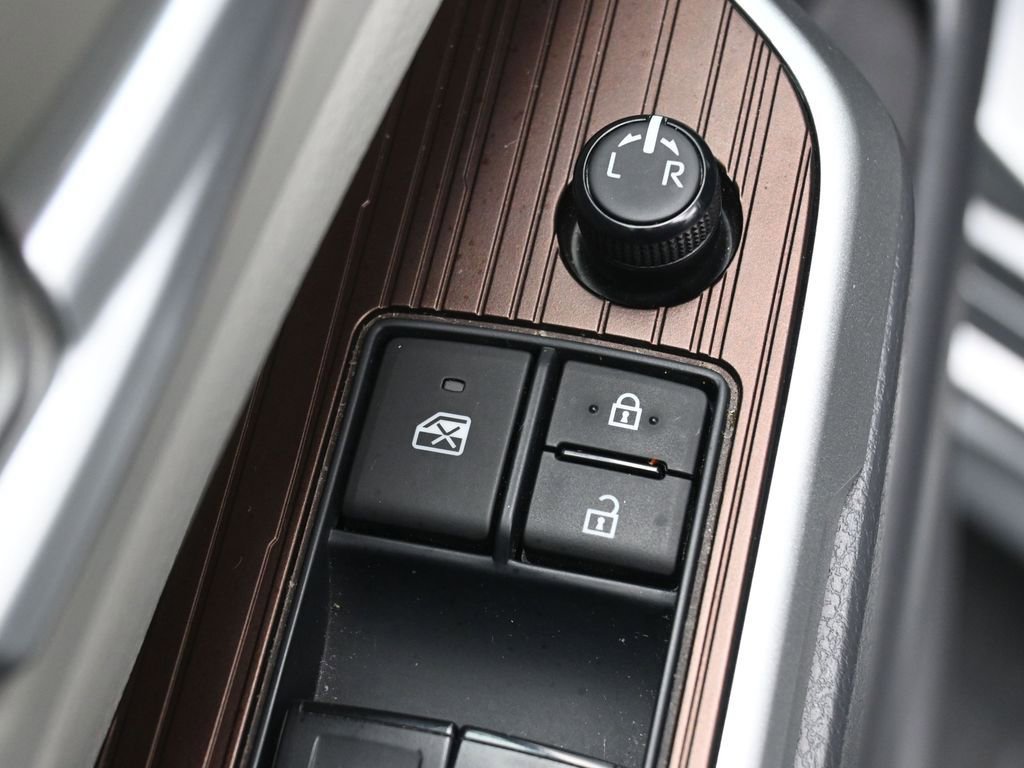 Certified 2024 Toyota Sienna XLE w/ XLE Plus Package image 14