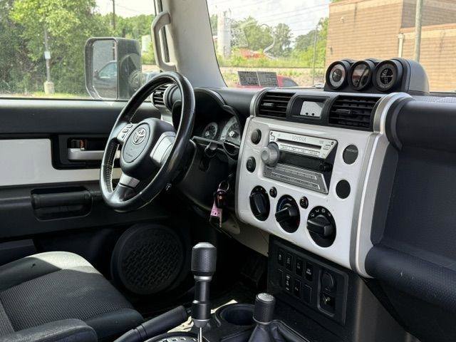 Used 2010 Toyota FJ Cruiser 4WD image 18