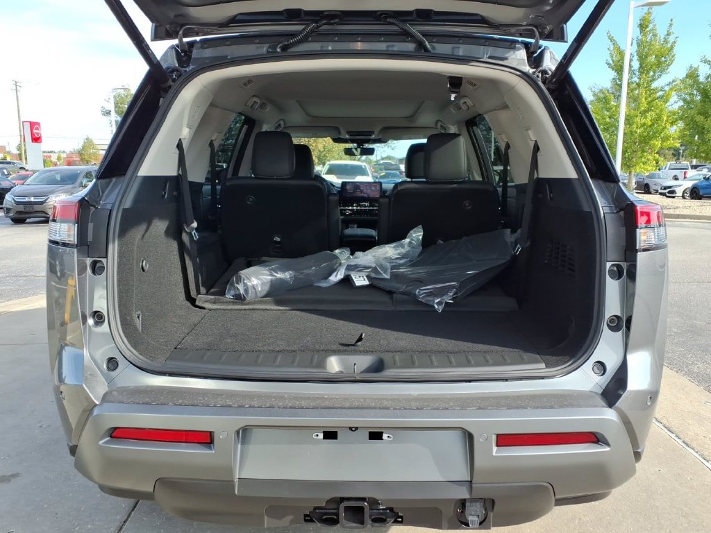 New 2026 Nissan Pathfinder SL AWD/4WD image 9