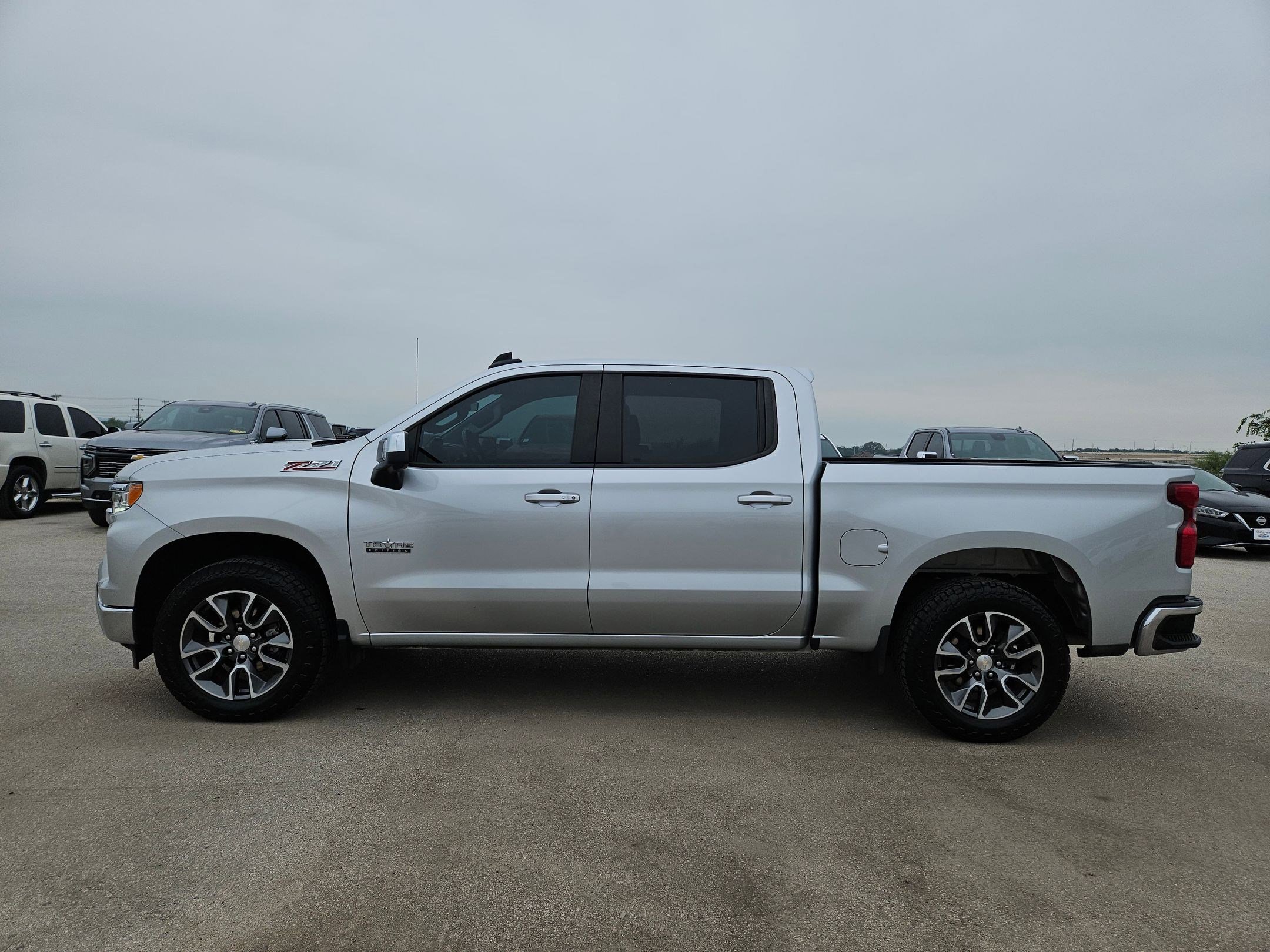 Used 2022 Chevrolet Silverado 1500 LT w/ Texas Edition Plus AWD/4WD image 6