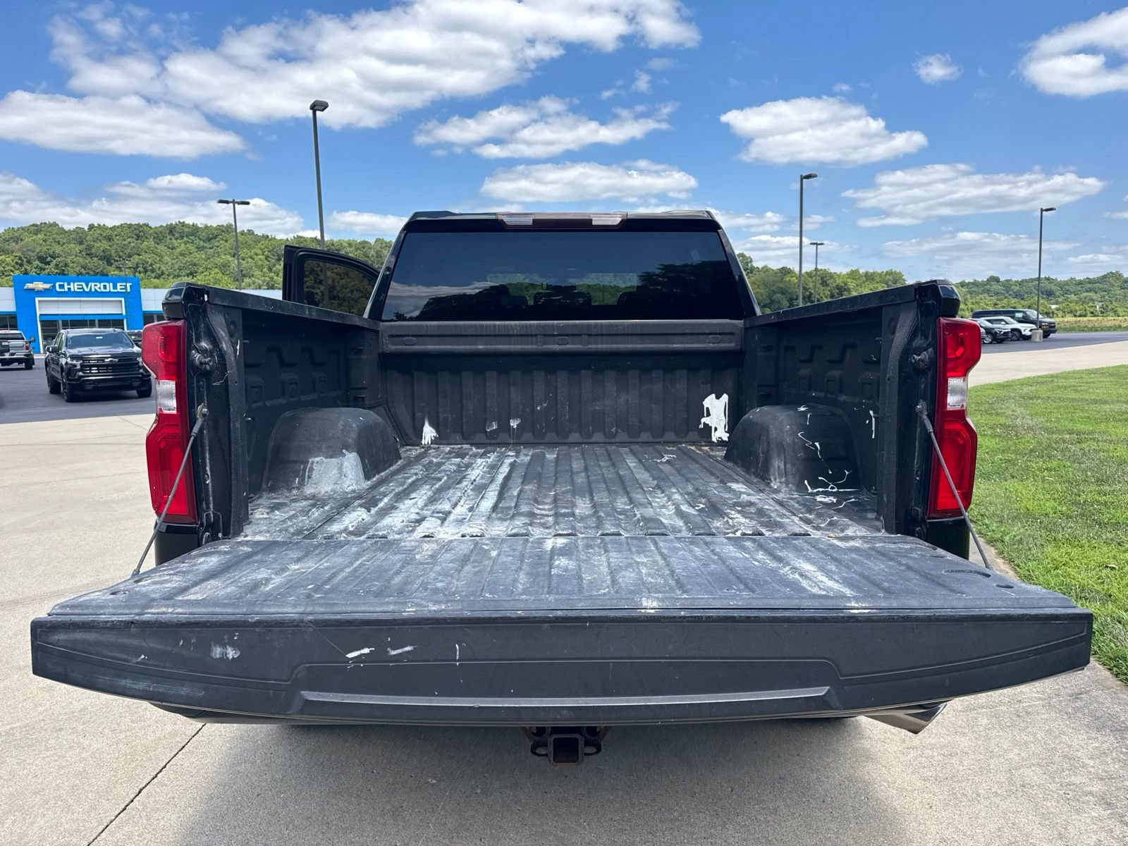 Used 2019 Chevrolet Silverado 1500 Custom w/ Custom Value Package AWD/4WD image 12