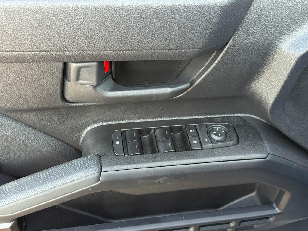 Used 2025 Toyota 4Runner SR5 AWD/4WD image 17