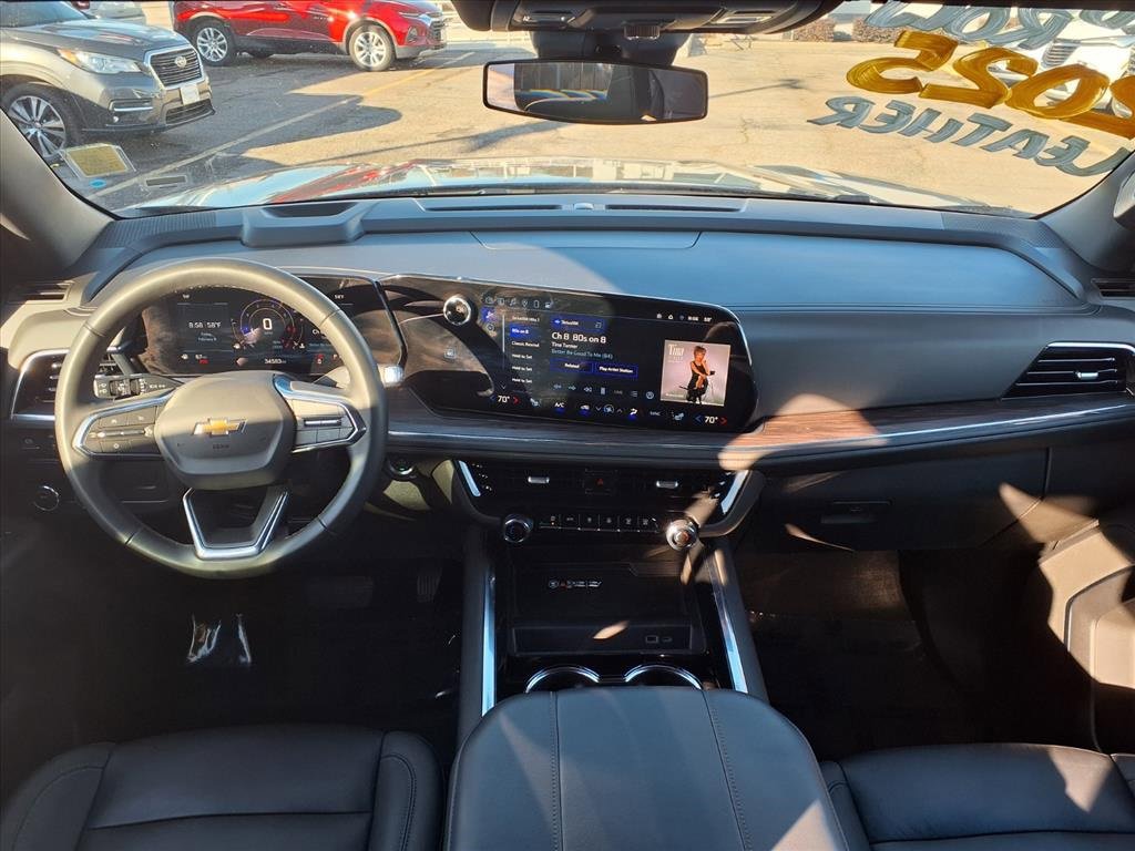 Used 2025 Chevrolet Tahoe LT image 3