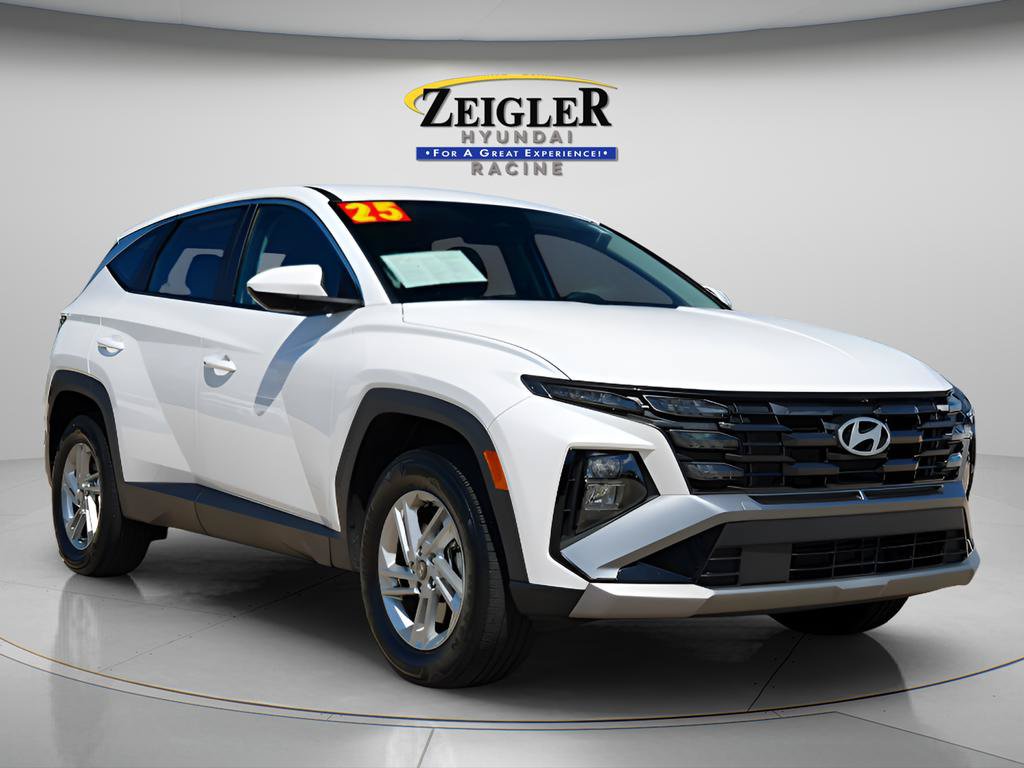 Used 2025 Hyundai Tucson SE AWD/4WD image 1