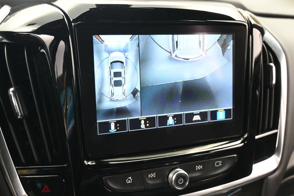 Used 2023 Chevrolet Traverse RS FWD image 23