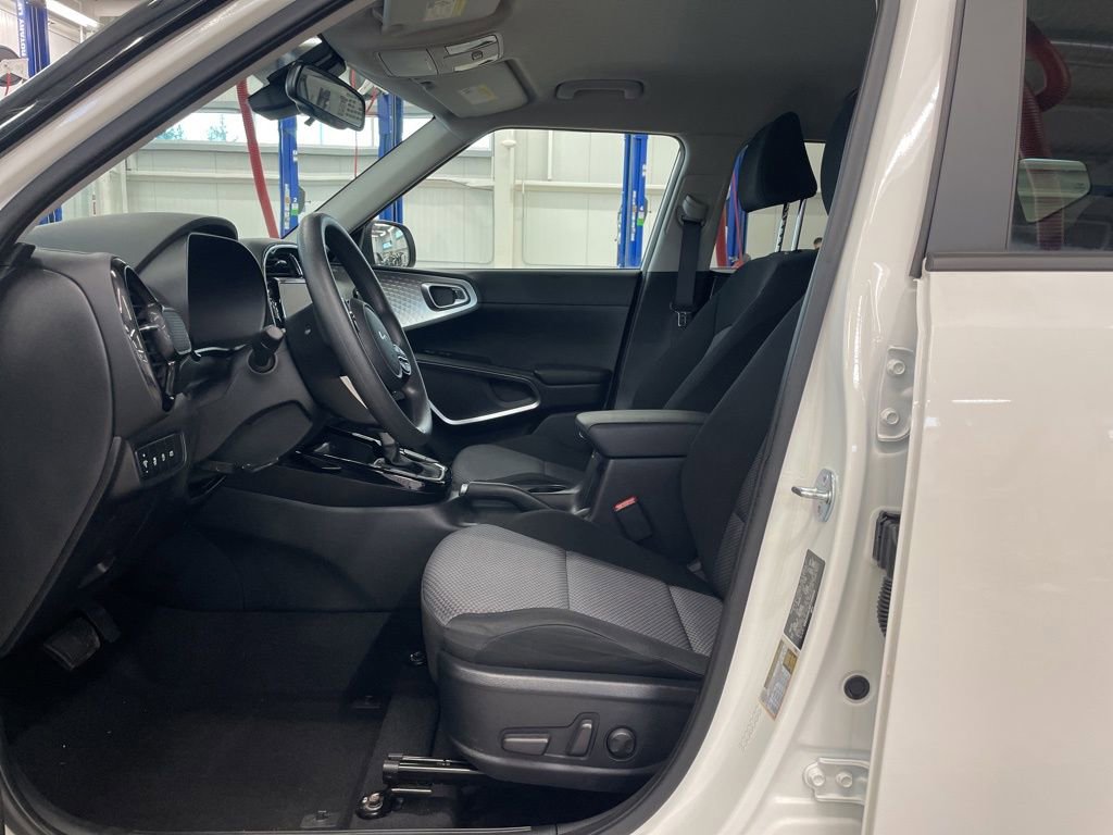 Certified 2023 Kia Soul S image 17