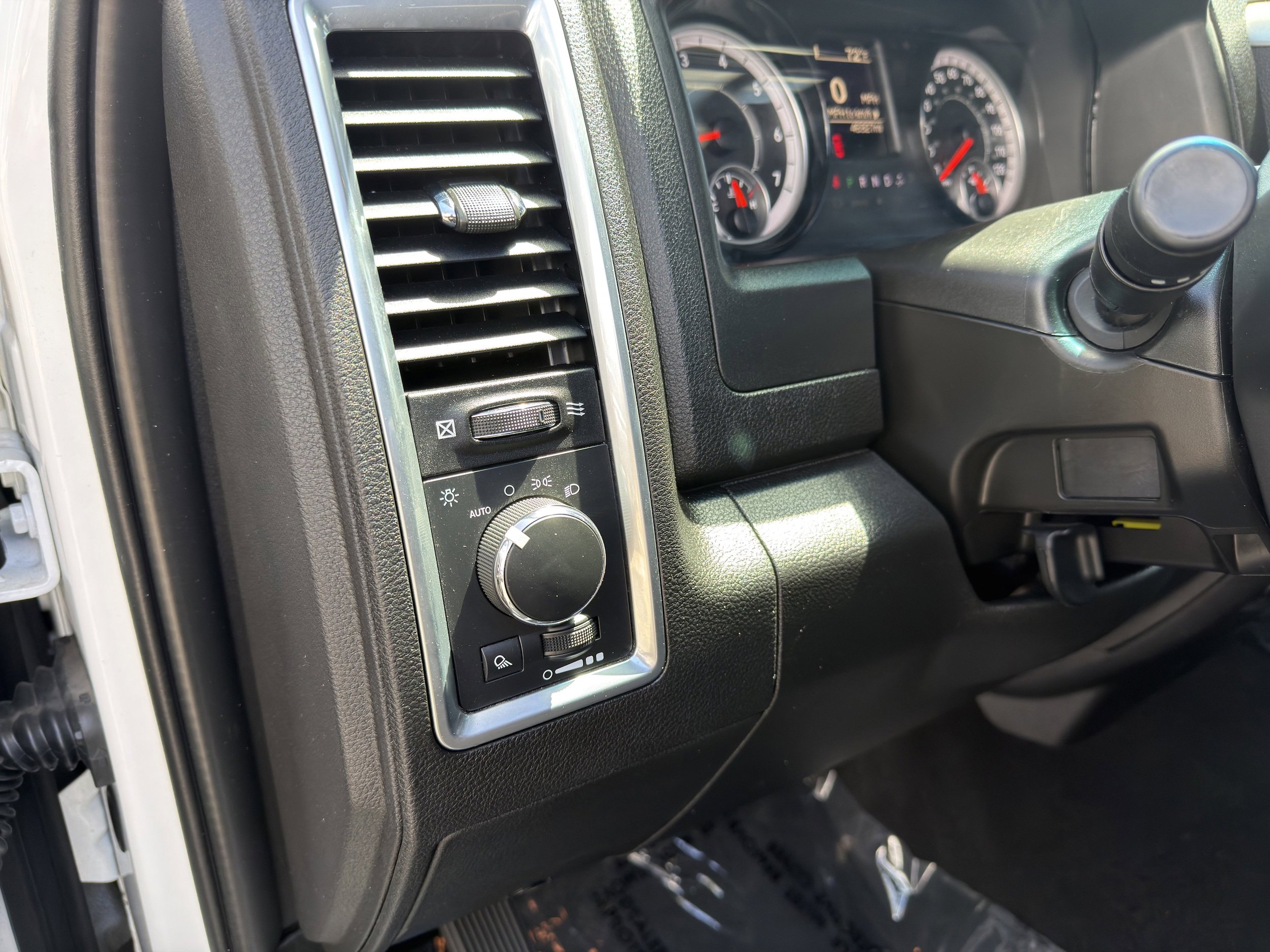 Used 2024 RAM 1500 Classic Warlock AWD/4WD image 24