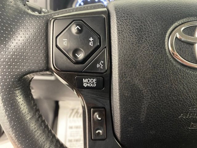 Certified 2022 Toyota 4Runner TRD Off-Road AWD/4WD image 18