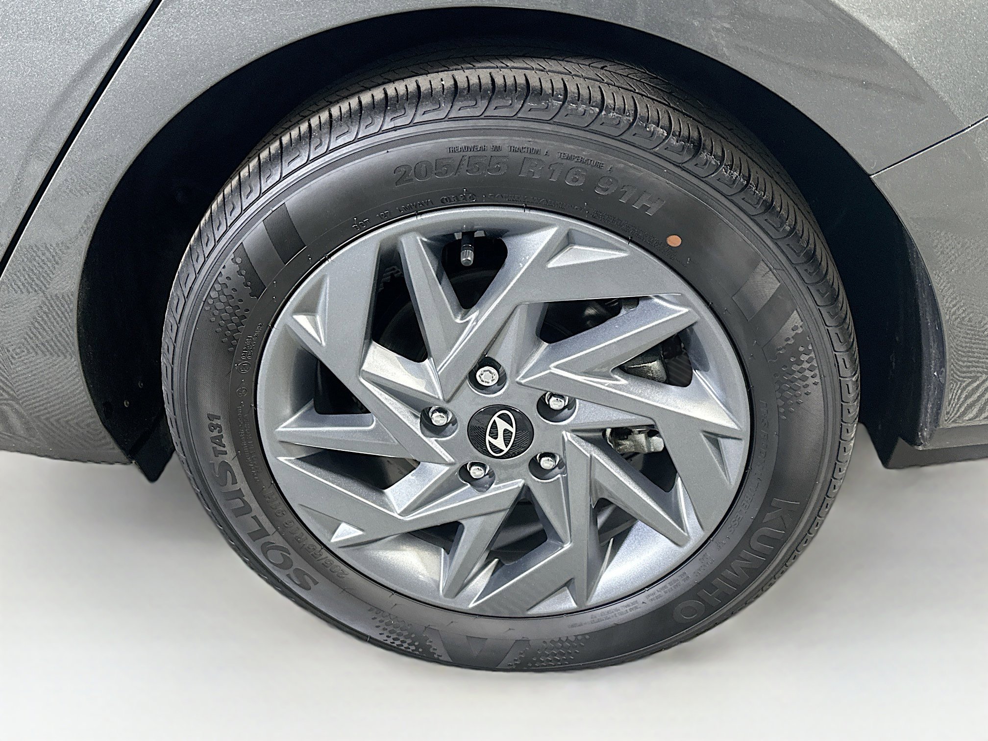 Used 2024 Hyundai Elantra Blue image 11