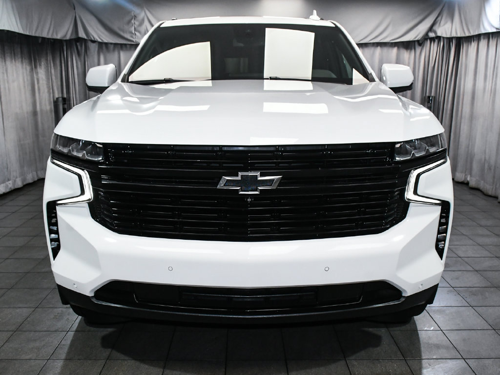 Used 2024 Chevrolet Suburban RST w/ Luxury Package AWD/4WD image 2