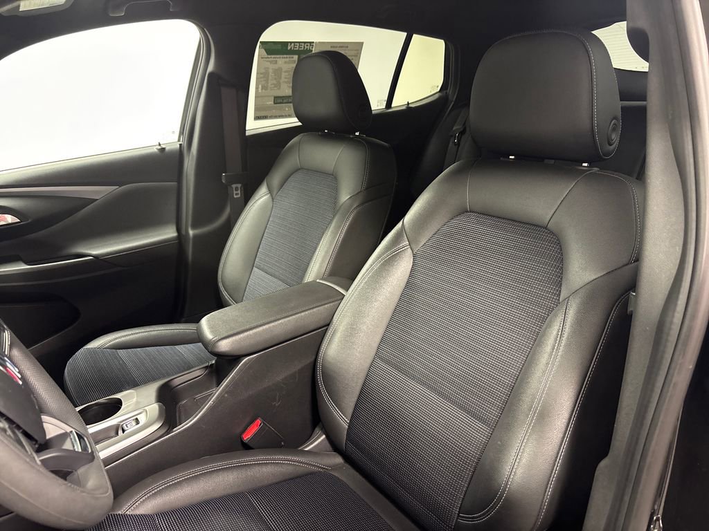 Used 2025 Buick Envista Preferred FWD image 23