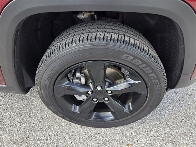 Certified 2025 Jeep Grand Cherokee Altitude image 18