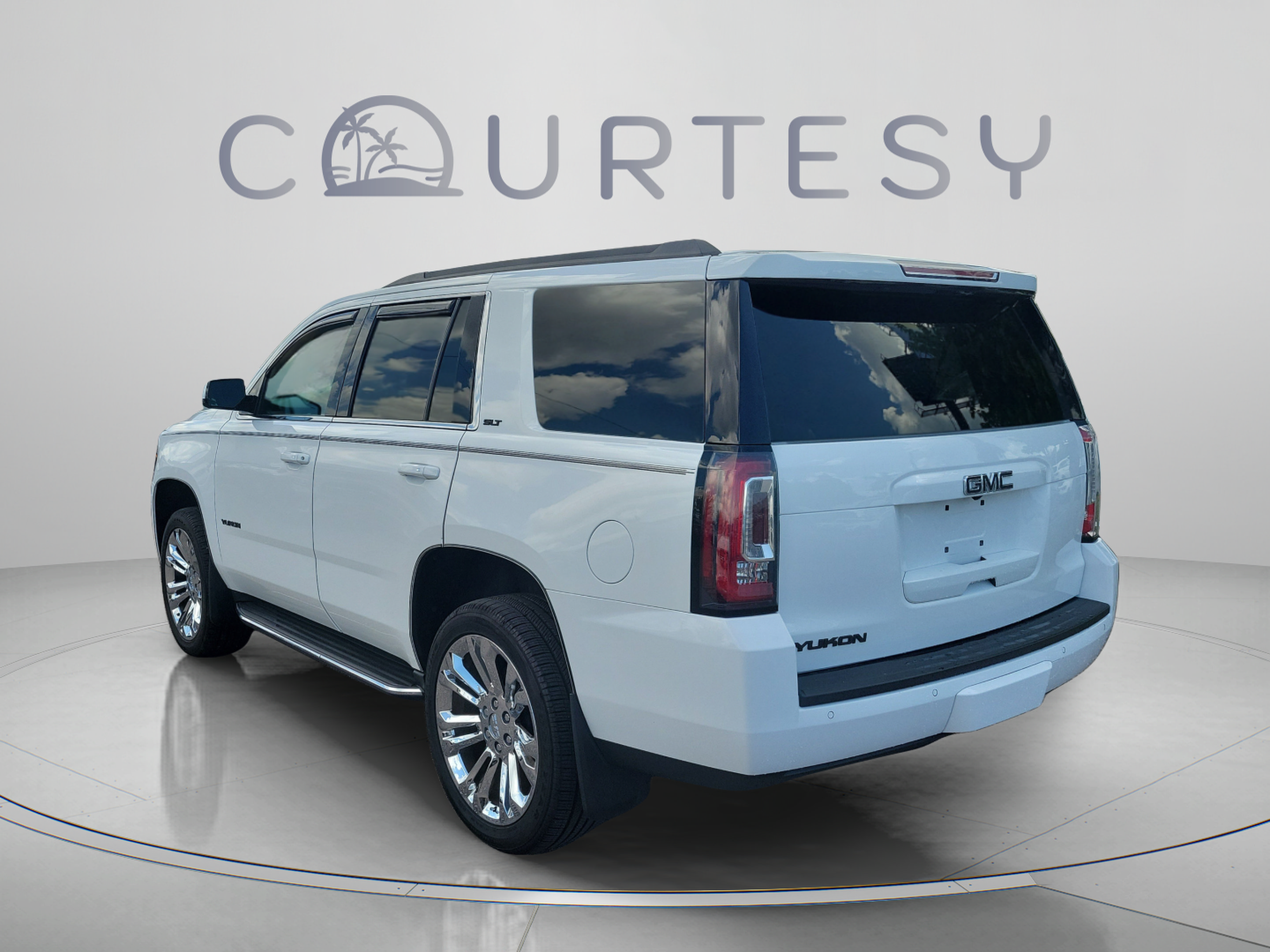 Used 2020 GMC Yukon SLT w/ Open Road Package RWD image 2