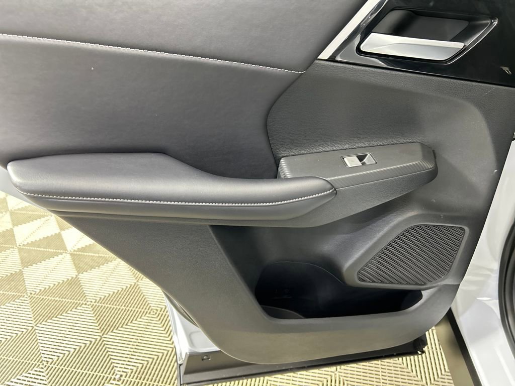 Used 2024 Mitsubishi Outlander SE Black Edition image 15