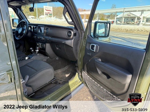 Used 2022 Jeep Gladiator Willys AWD/4WD image 40