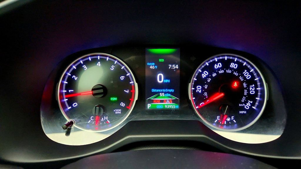 Used 2021 Toyota RAV4 XLE Premium image 14