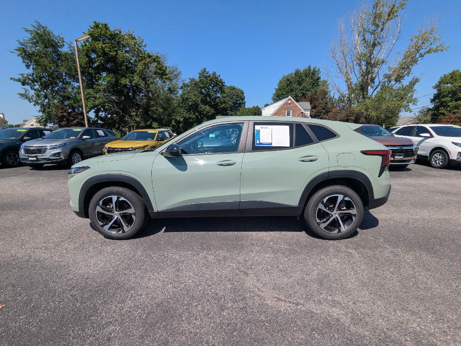 Used 2024 Chevrolet Trax RS w/ Driver Confidence Package FWD image 4