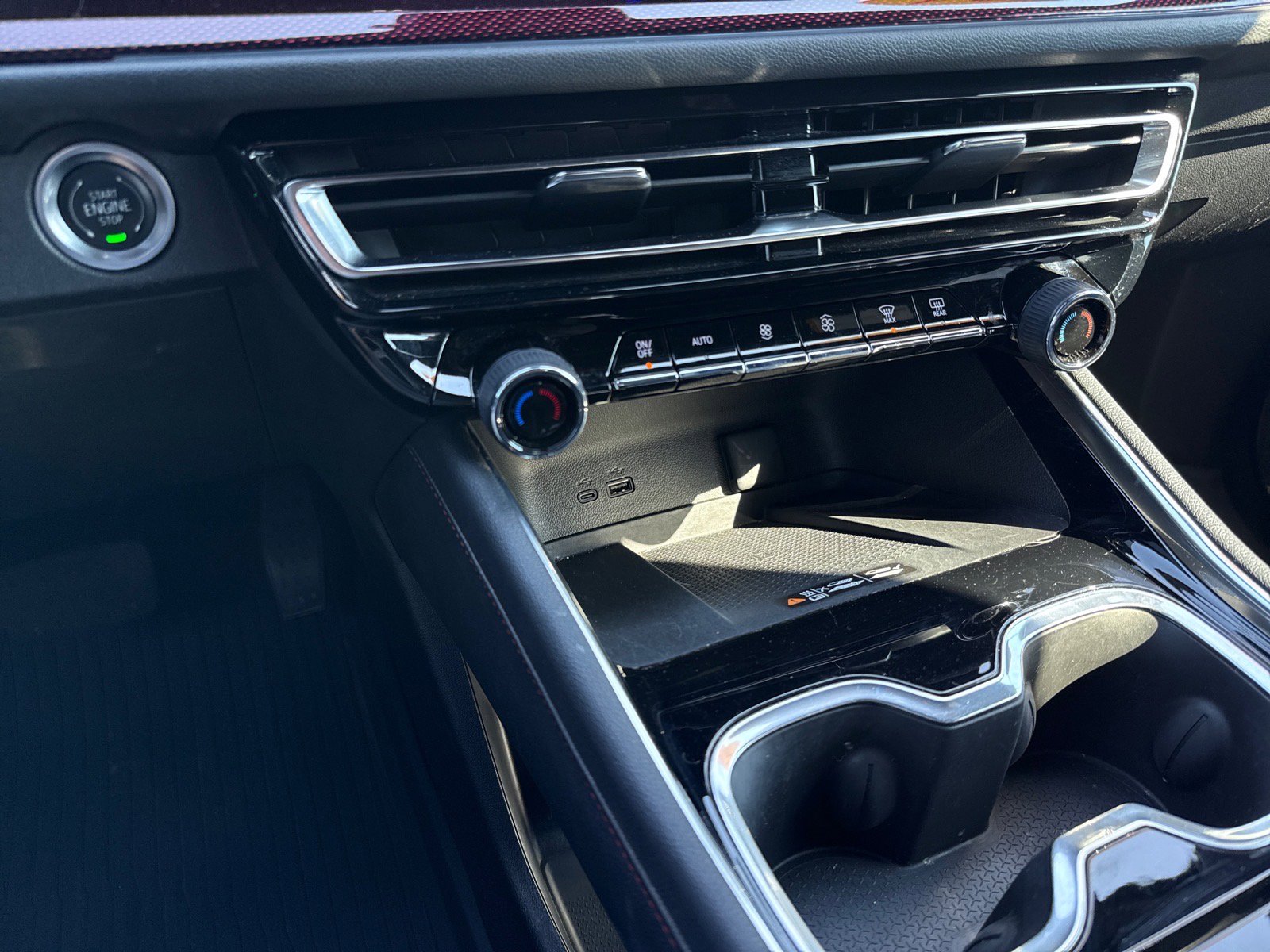 Used 2024 Chevrolet Traverse RS w/ LPO, Floor Liner Package FWD image 20