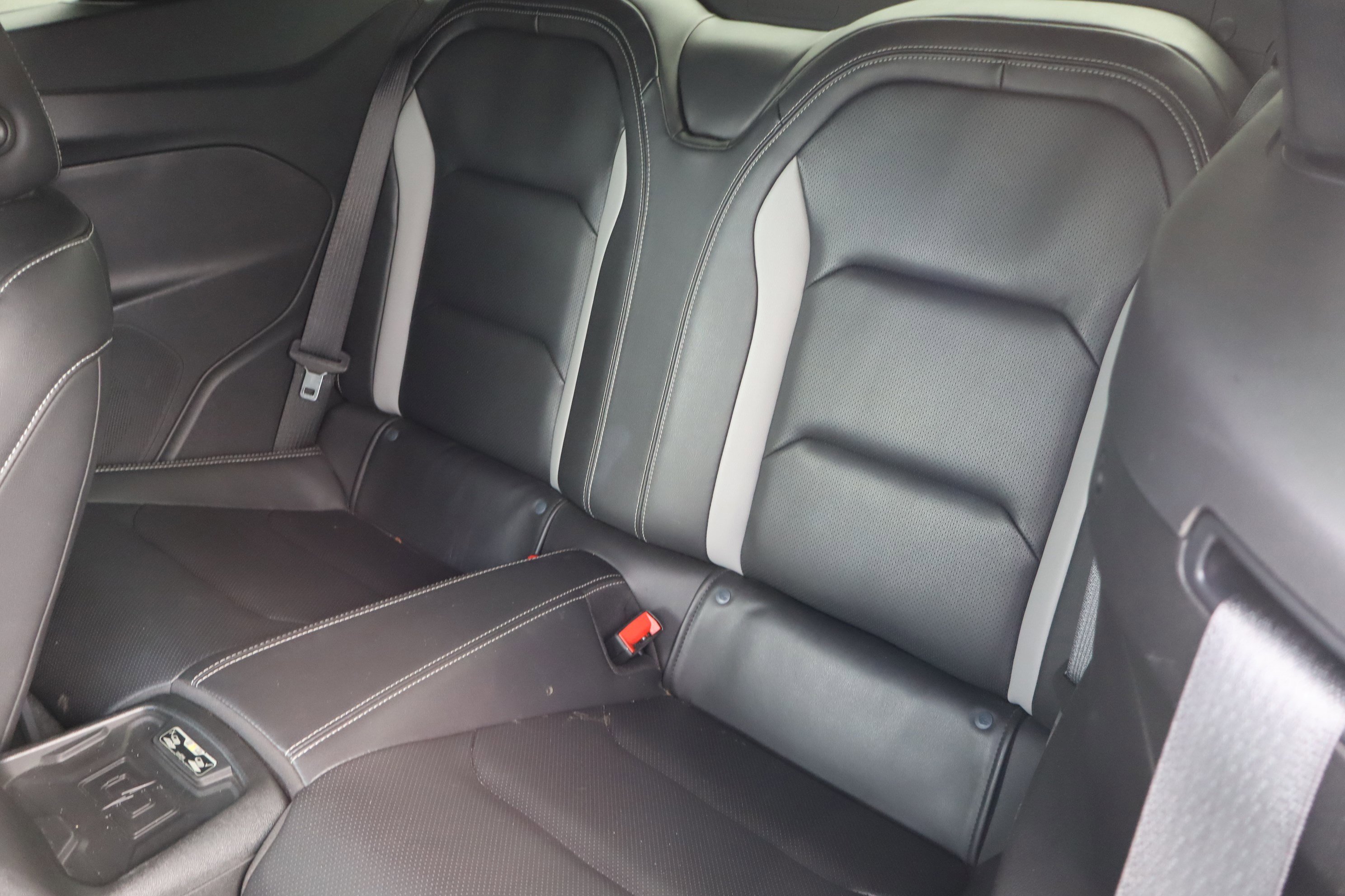 Used 2022 Chevrolet Camaro LT w/ RS Package image 15