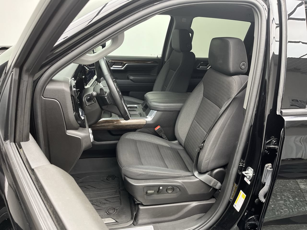Used 2024 GMC Sierra 1500 Elevation w/ Preferred Package AWD/4WD image 10