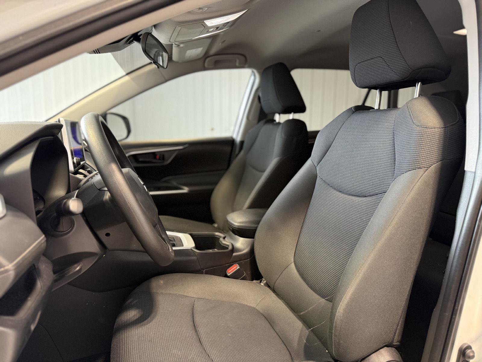 Used 2023 Toyota RAV4 LE image 12