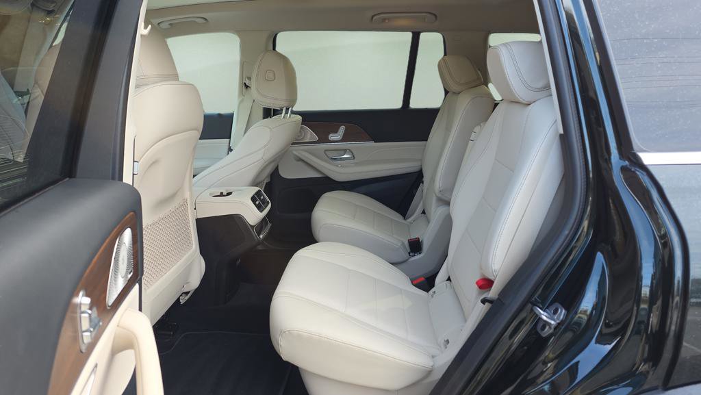 Used 2024 Mercedes-Benz GLS 450 4MATIC image 14