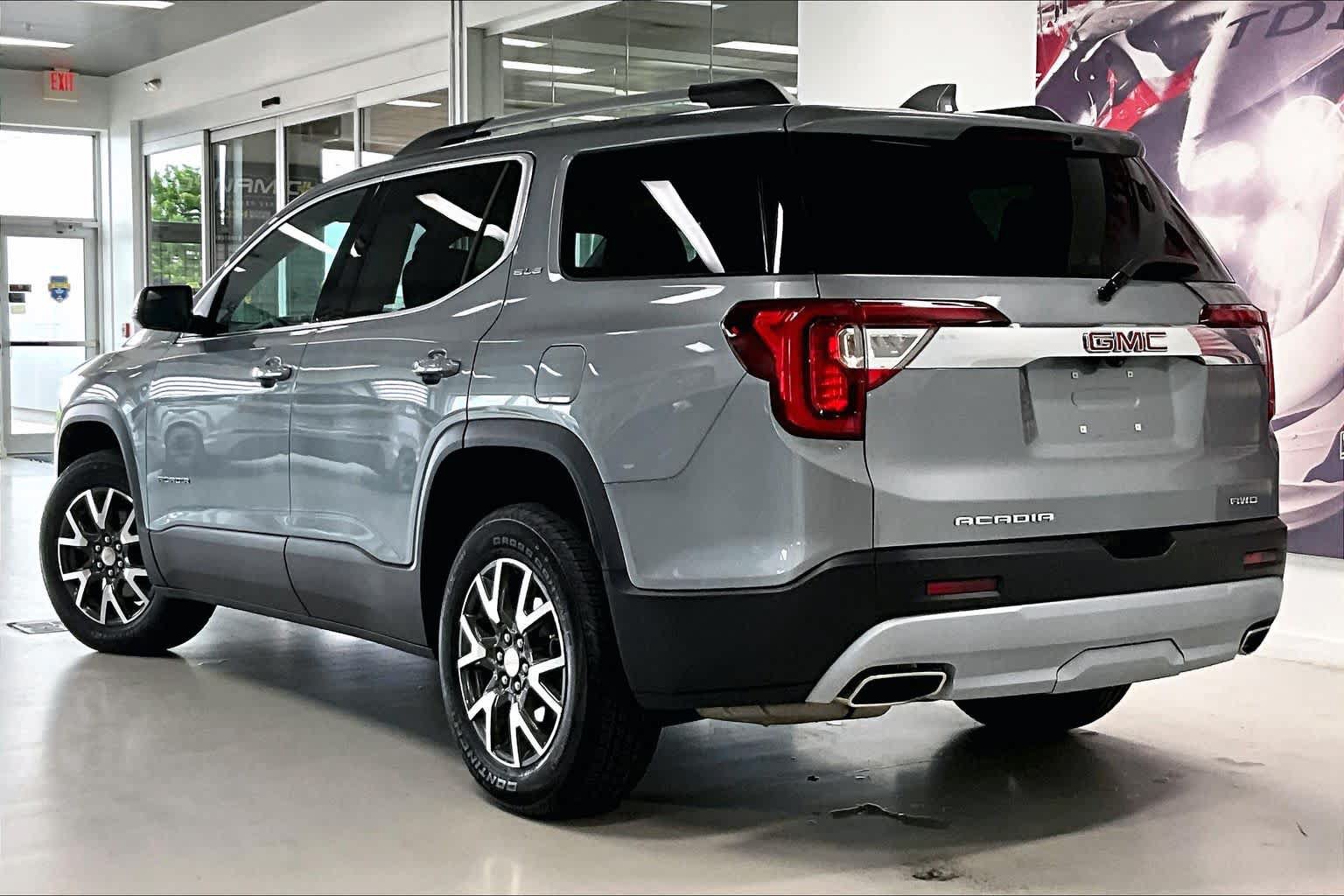 Used 2023 GMC Acadia SLE w/ Driver Convenience Package AWD/4WD image 4
