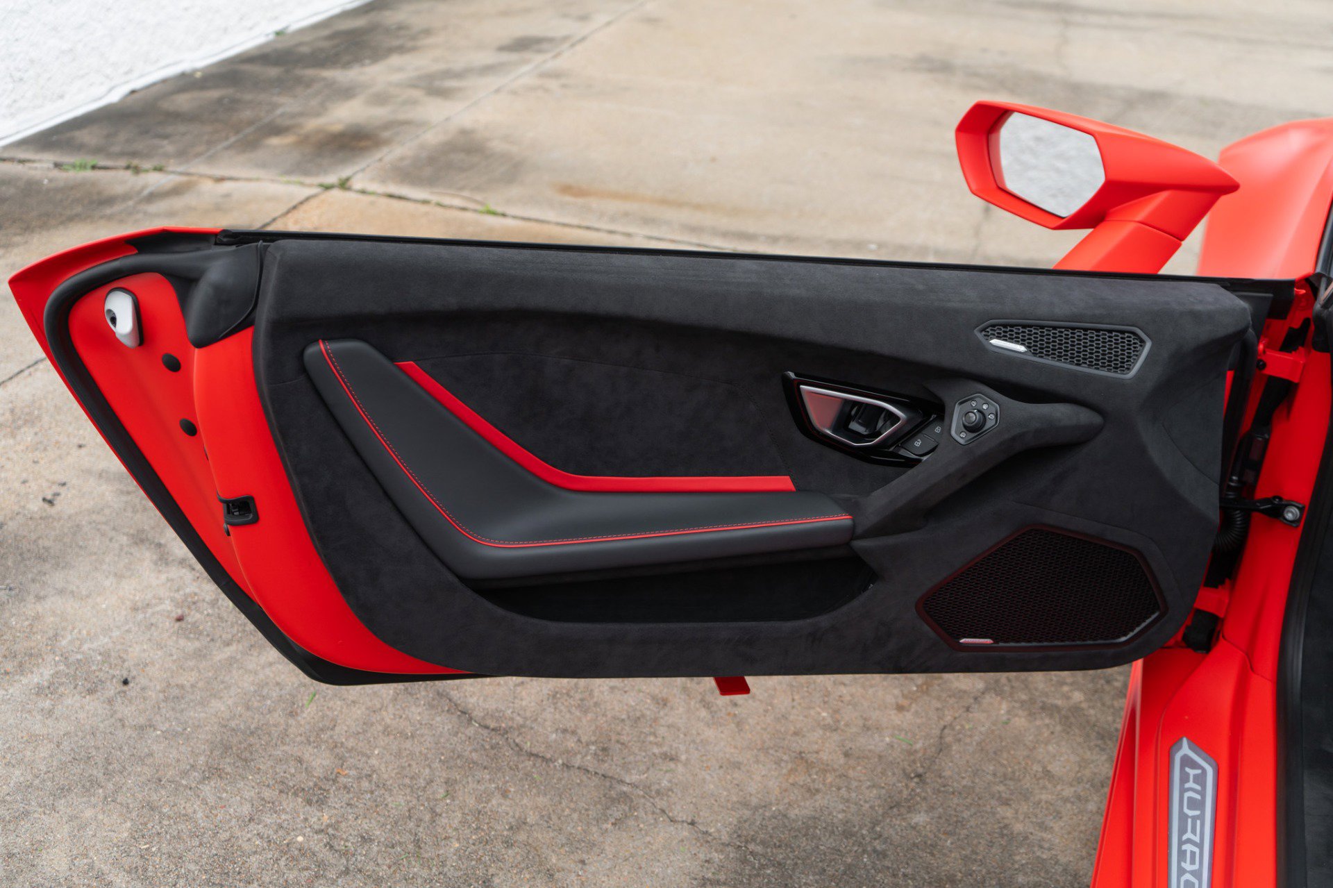 Used 2023 Lamborghini Huracan Tecnica image 28