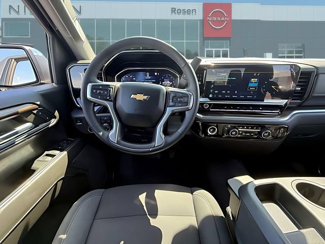 Used 2023 Chevrolet Silverado 1500 LT AWD/4WD image 8