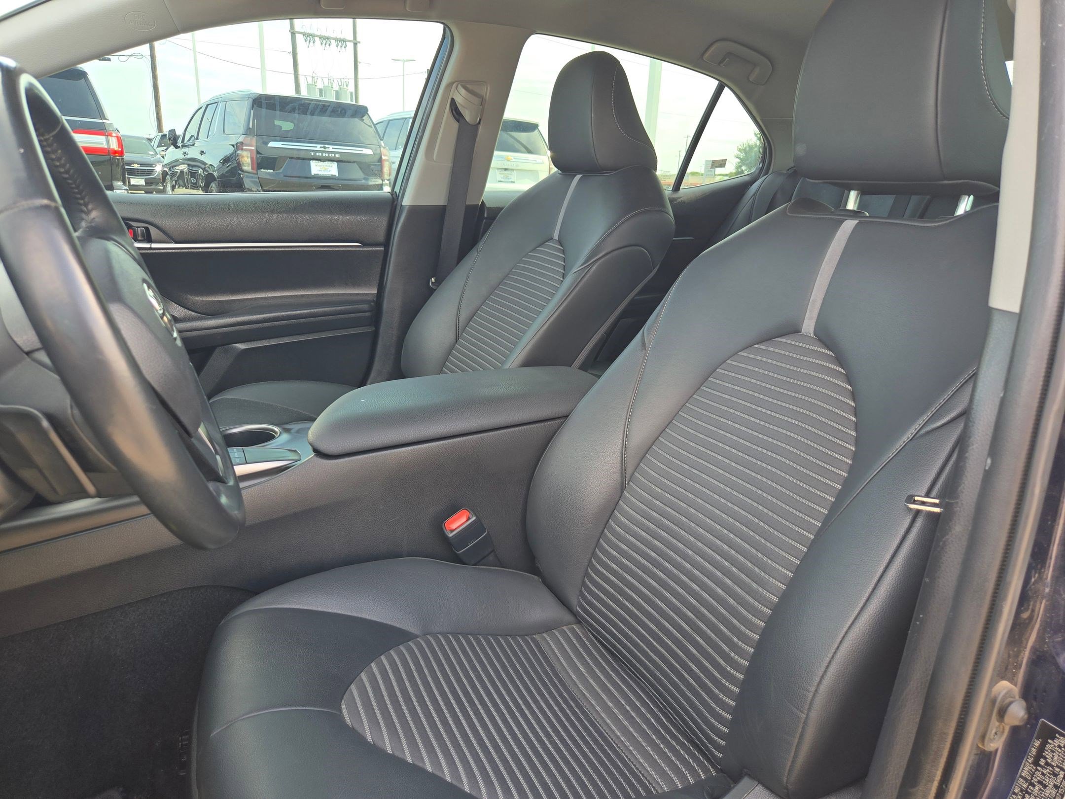 Used 2022 Toyota Camry SE FWD image 10