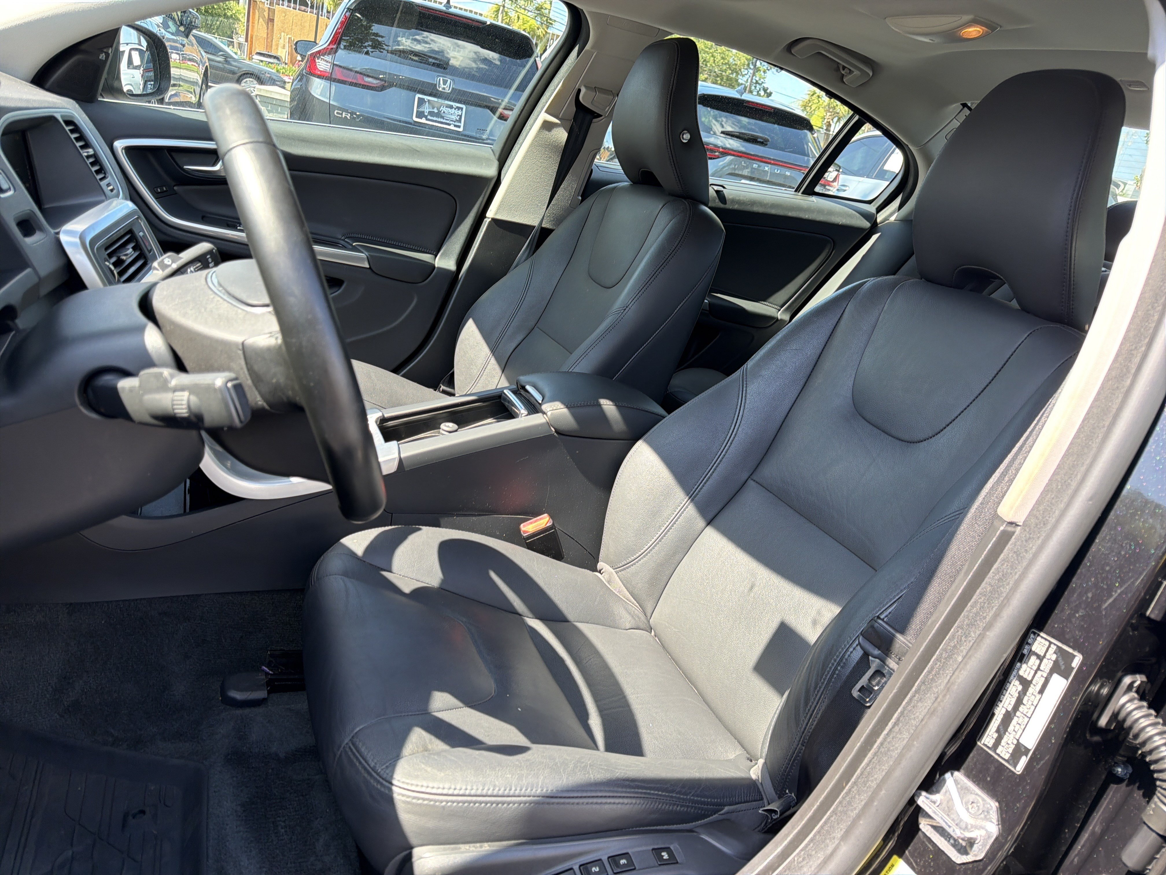 Used 2018 Volvo S60 T5 Inscription w/ Climate Package AWD/4WD image 16