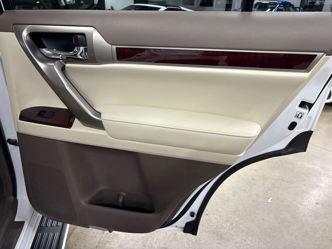 Used 2018 Lexus GX 460 image 42