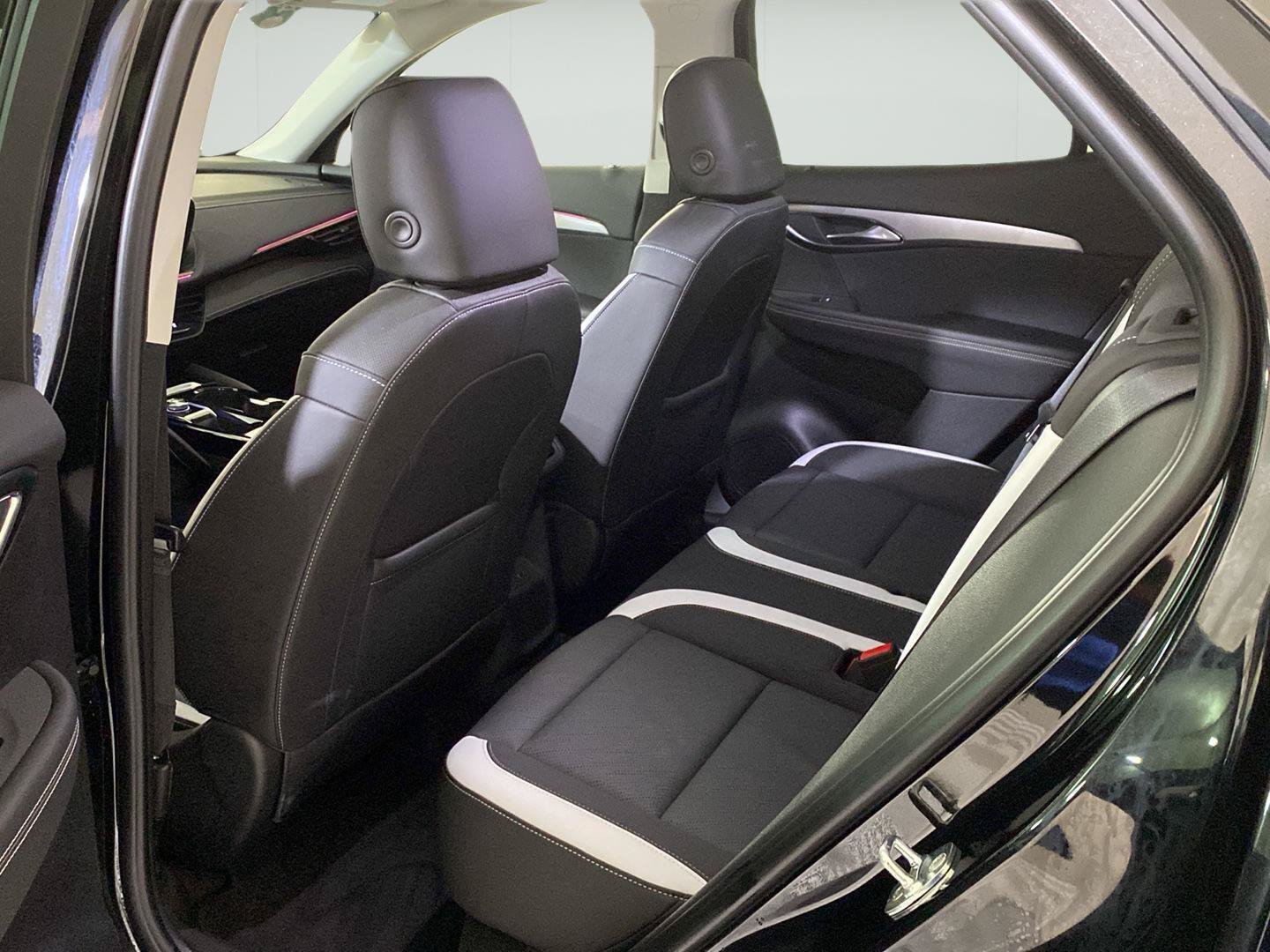 Used 2024 Buick Envision Sport Touring AWD/4WD image 19